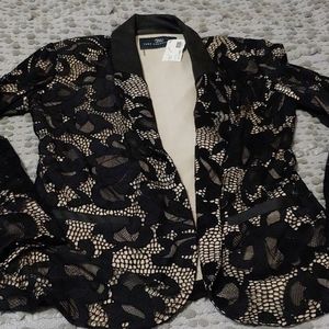Lace detail blazer